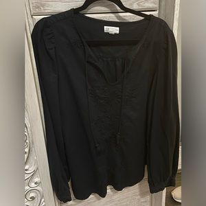 Gap linen XL black top. Shirt detail in pics!!